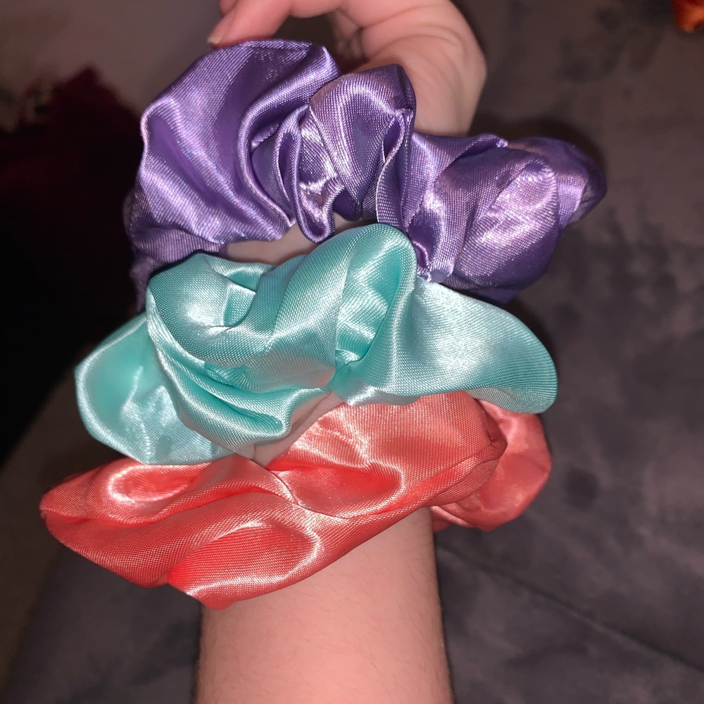3 set scrunchies - Picture 4 of 8